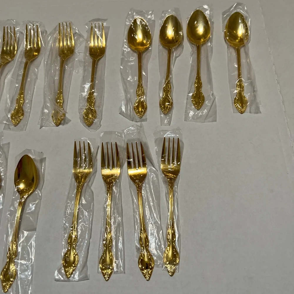 Kenwood Oneida 1984 Golden Natchez 20pc Service For 4 Flatware New